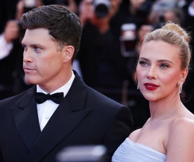 Debiut Scarlett Johansson nagrodzony 5-minutowymi owacjami. Gwieździe towarzyszył mąż