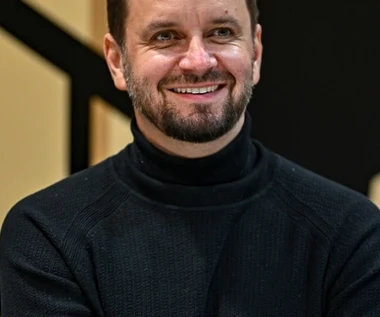 Debiut teatralny znanego twórcy filmowego. Nowa wersja "W pustyni i w puszczy"?