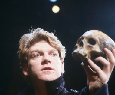 Debiutem Branagha za reżyserskim sterem była filmowa adaptacja szekspirowskiej sztuki "Henryk V”, w której również wystąpił. Nominacje do licznych nagród, w tym Oscara, sprawiły, że znany dotąd bardziej jako aktor Branagh zaczął otrzymywać kolejne propozycje reżyserskie. Wkrótce też wyszły spod jego ręki takie filmy, jak: "Umrzeć powtórnie", "Przyjaciele Petera", kolejna adaptacja szekspirowska "Wiele hałasu o nic", “Frankenstein” oraz czarno-biały obraz “W środku mrocznej zimy”. 

Z repertuaru szekspirowskiego Branagh wyreżyserował jeszcze entuzjastycznie przyjętego przez krytykę "Hamleta" (cztery nominacje do Oscara), "Stracone zachody miłości" oraz "Jak wam się podoba".