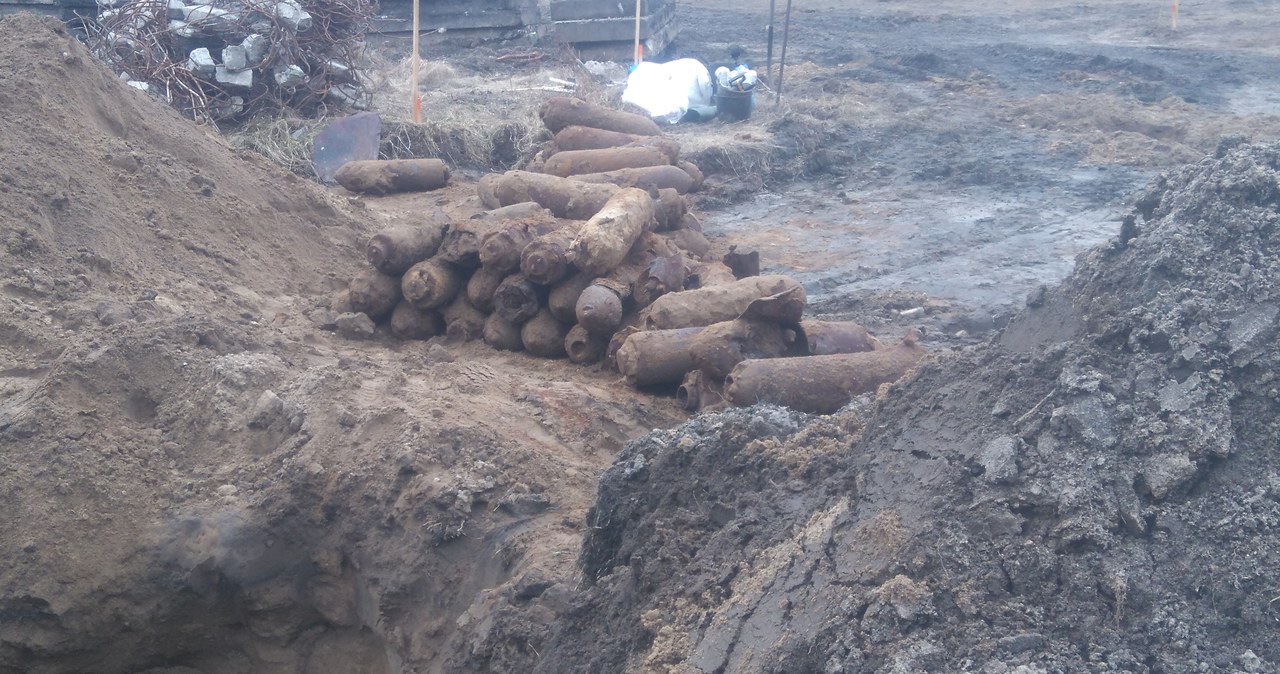 Dębogórze: Na terenie bazy wojskowej znaleziono 100 bomb z czasów II wojny światowej