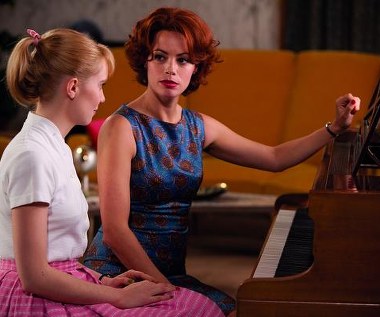 Déborah François i Bérénice Bejo w scenie z filmu "Wspaniała"