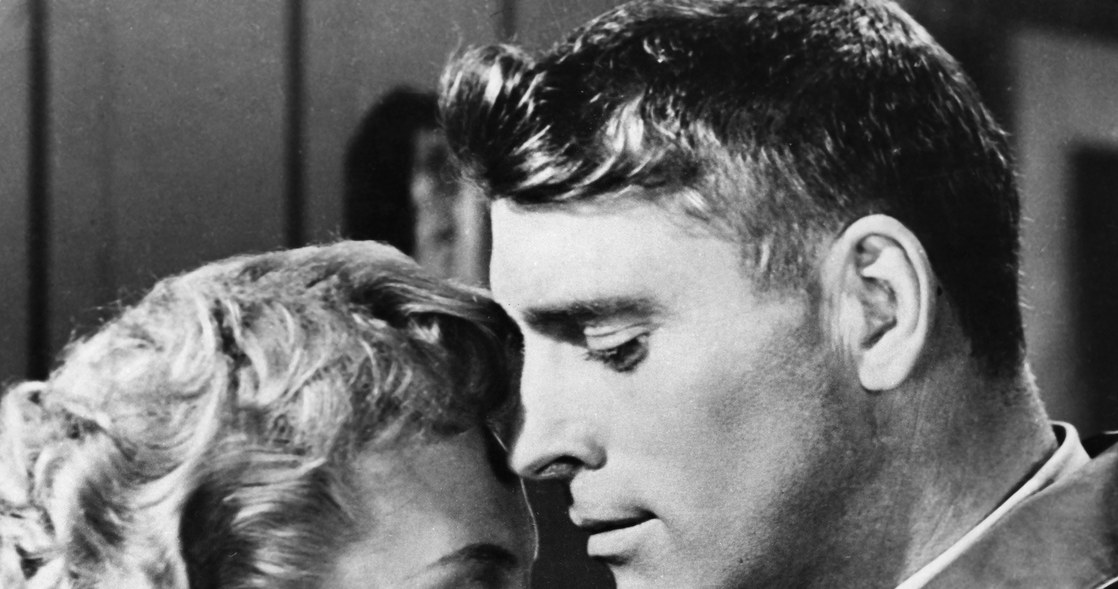 Deborah Kerr i Burt Lancaster w filmie "Stąd do wieczności" (1953) /AKPA