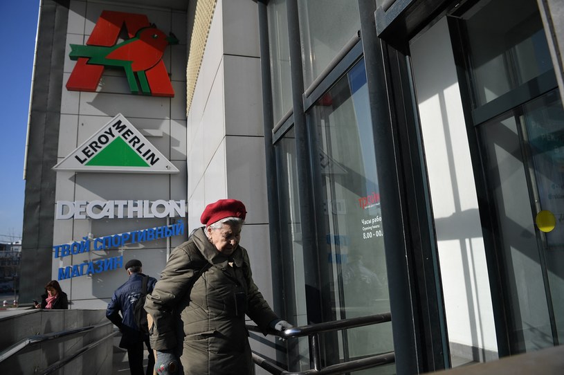 Decathlon zawiesza działalność w Rosji. Co z Auchanem i Leroy Merlin, które należą do tego samego właściciela?