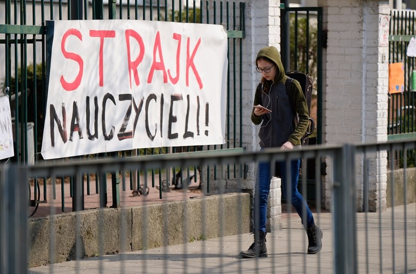 Decyzja o strajku nauczycieli być podjęta pod koniec sierpnia /Bartosz Krupa /East News