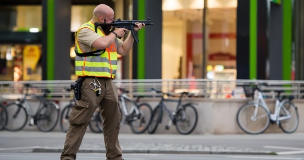 Decyzja organizatora targów jest zrozumiała - chcą zrobić wszystko by zapobiec kolejnym aktom terroru /AFP