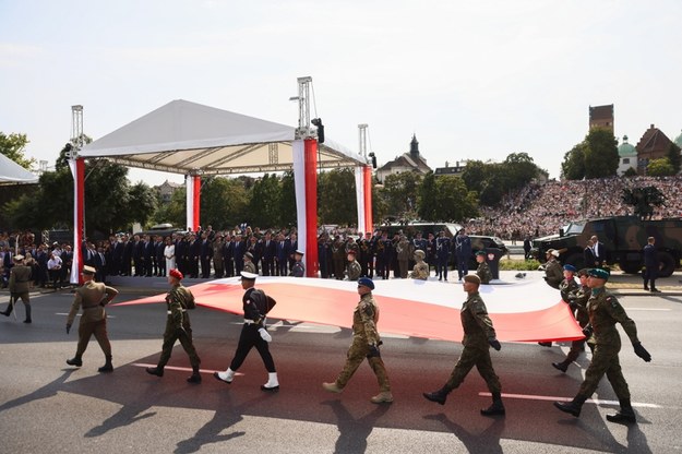 Defilada z okazji Święta Wojska Polskiego na Wisłostradzie w Warszawie / 	Leszek Szymański    /PAP