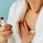 Dekolt starzeje się szybciej niż myślisz. Z domowymi sposobami ukryjesz upływające lata