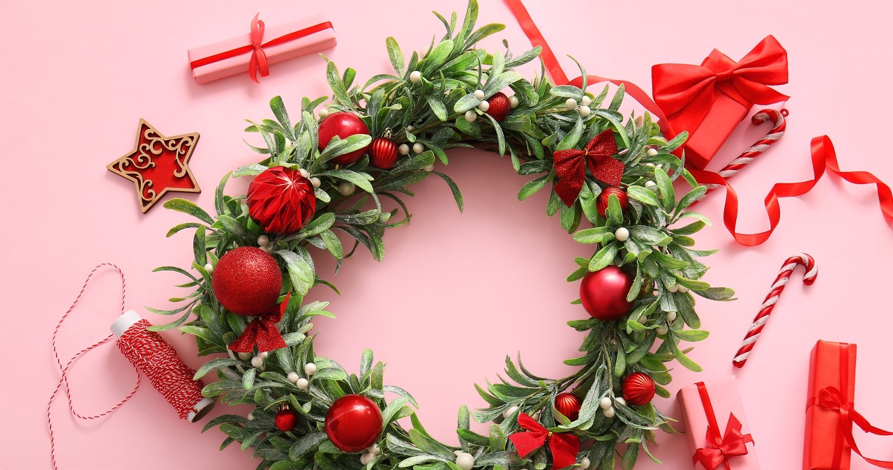 Dekoracje z jemioły DIY mogą być rewelacyjną ozdobą domu. Ich przygotowanie nie zajmie wiele czasu, a efekt może zachwycić gości. /Pixel