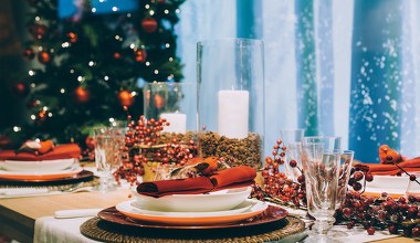 Dekorujesz stół na święta? Tak stworzysz magiczny klimat
