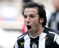 Del Piero zdobył dwa gole w meczu z AC Siena /AFP