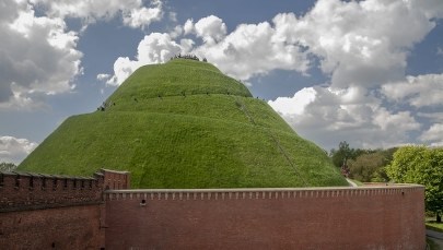 Delegacja Aborygenów wybiera się na krakowski Kopiec Kościuszki