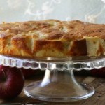 Delikatne ciasto z jabłkami z herbacianą nutą. Na pewno nie skończy się na jednym kawałku 