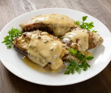 Delikatne, niskokaloryczne i zdrowe mięso. W tym wydaniu zabłyśnie na świątecznym obiedzie  