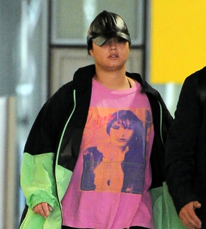 Demi Lovato na lotnisku w Londynie /PALACE LEE / SplashNews.com /East News