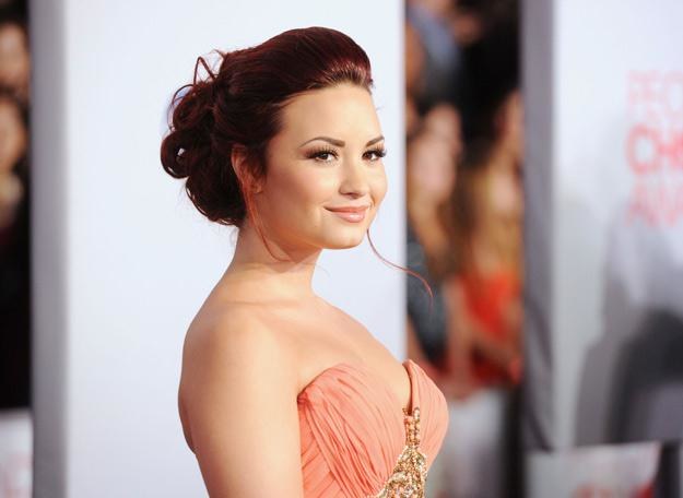 Demi Lovato przekonuje, że garderoba służy nie tylko do przebierania się - fot. Jason Merritt /Getty Images/Flash Press Media