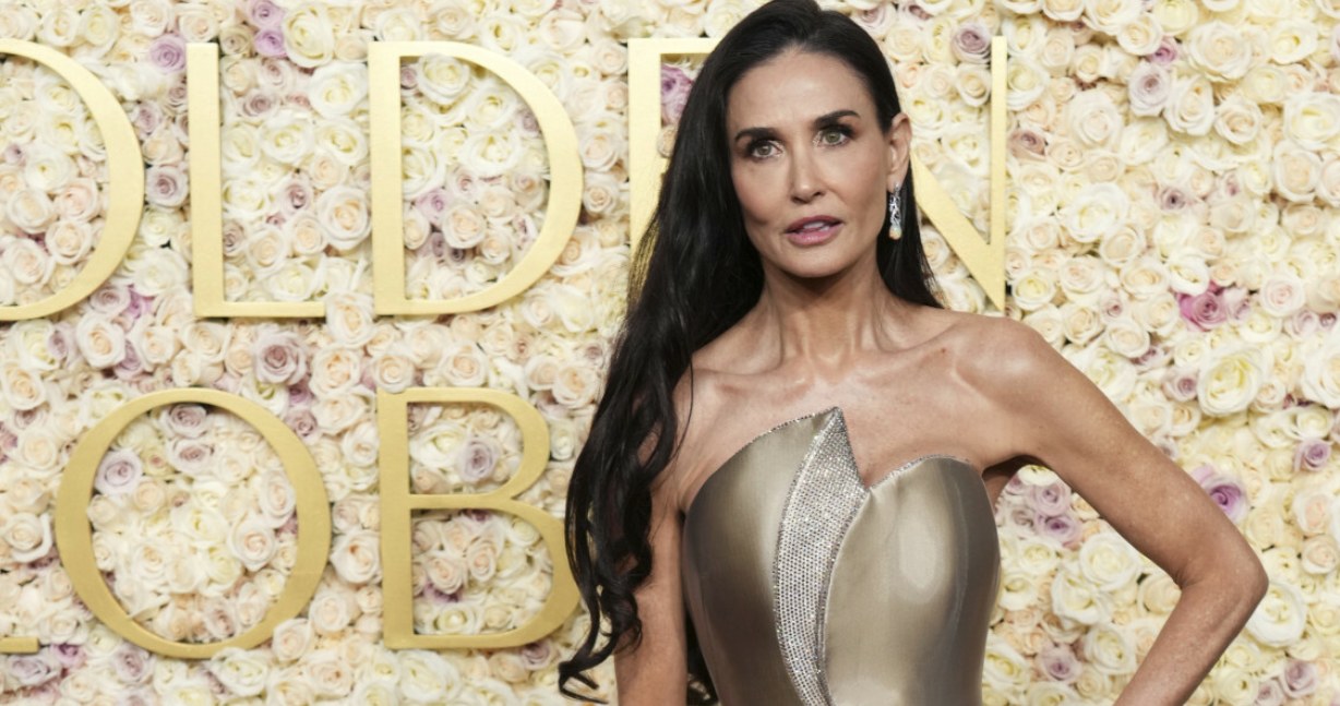 Demi Moore, która odebrała nagrodę za najlepszą dla najlepszej aktorki w komedii lub musicalu za role w filmie "Substancja". /Jordan Strauss /East News