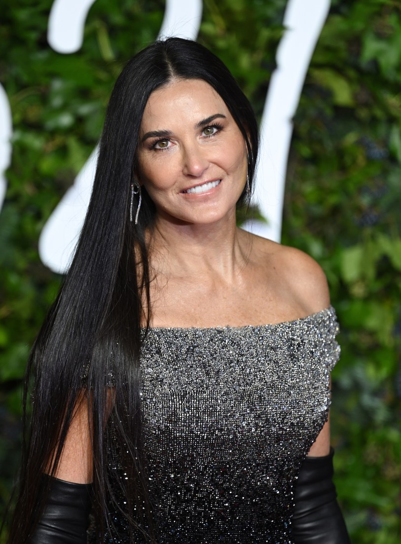 Demi Moore pozuje się w skąpym bikini. Pochwaliła się smukłą sylwetką