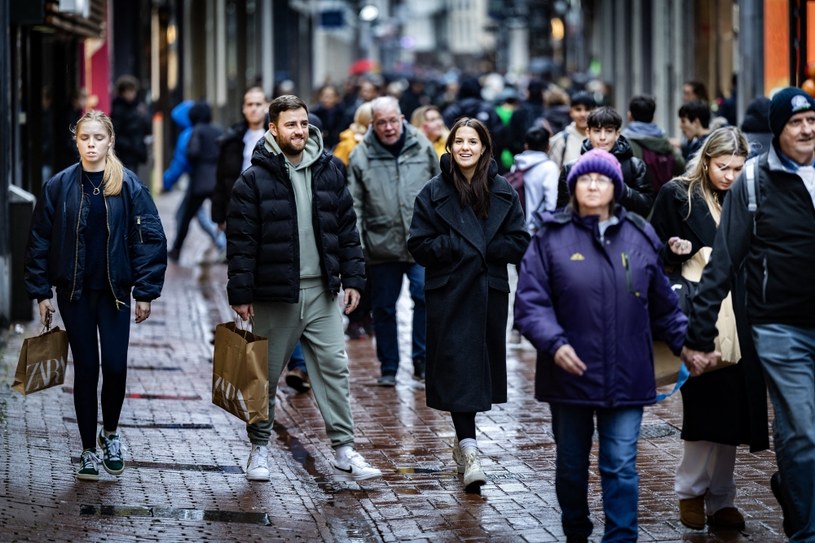 Demografia i starzenie się społeczeństwa to duży problem europejskich gospodarek, uważa Clare Lombardelli, główna ekonomista OECD /AFP
