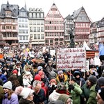 "Demokraci na ulice". Tłumy na protestach w Niemczech