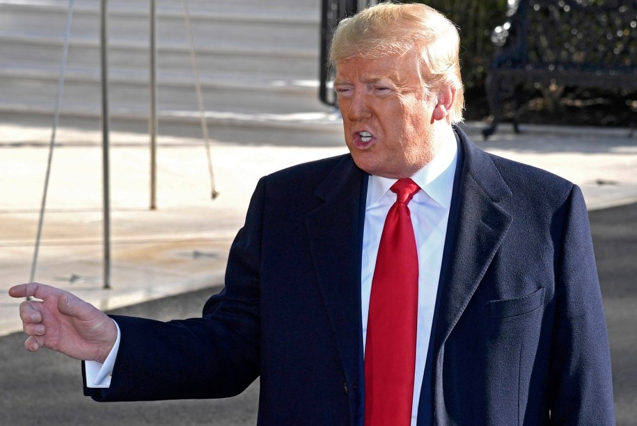 Demokraci:  Rosja znów próbuje mieszać się w wybory prezydenckie w USA /MIKE THEILER / POOL /PAP/EPA