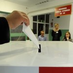 Demokracja wraca do łask Polaków
