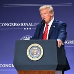 Demokratów pokonały koszty, Trump nie żałuje. Tak chce wygrać wybory