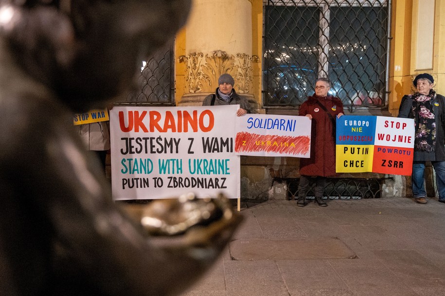 Demonstracja antywojenna na ulicach Łodzi /	Grzegorz Michałowski   /PAP