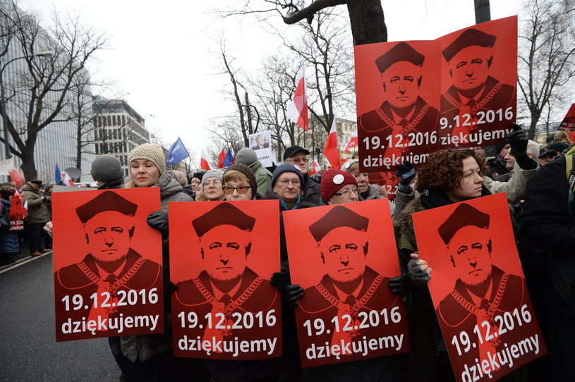 Demonstracja KOD pod TK /Marcin Obara /PAP
