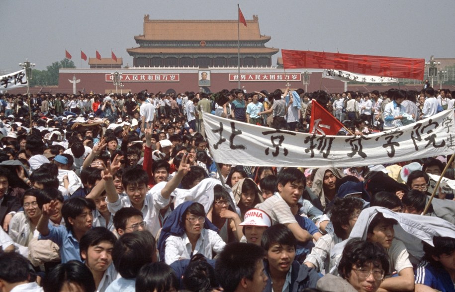 Demonstracja na Placu Tianenmen w czerwcu 1989 roku /PAP/DPA