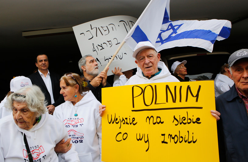 Demonstracja ocalonych z Holokaustu w Tel Awiwie /GIL COHEN-MAGEN /AFP