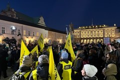 Demonstracja Ogólnopolskiego Strajku Kobiet przed Pałacem Prezydenckim 