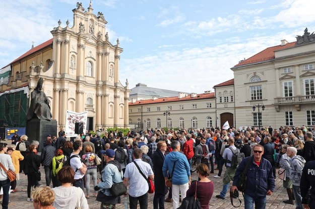 Demonstracja pod hasłem #RęcePreczodDzieci, przeciwko bezkarności kościelnej pedofilii w Polsce /PAP