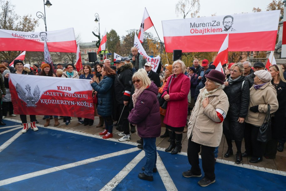 Demonstracja poparcia dla Daniela Obajtka przed budynkiem Prokuratury Regionalnej w Warszawie /Paweł Supernak /PAP