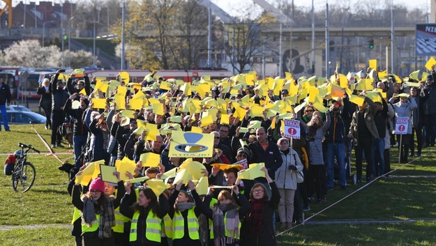 Demonstracja poparcia dla nauczycieli w Gdańsku / 	Adam Warżawa    /PAP