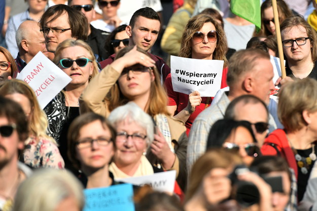 Demonstracja poparcia dla protestu nauczycieli we Wrocławiu /Maciej Kulczyński /PAP