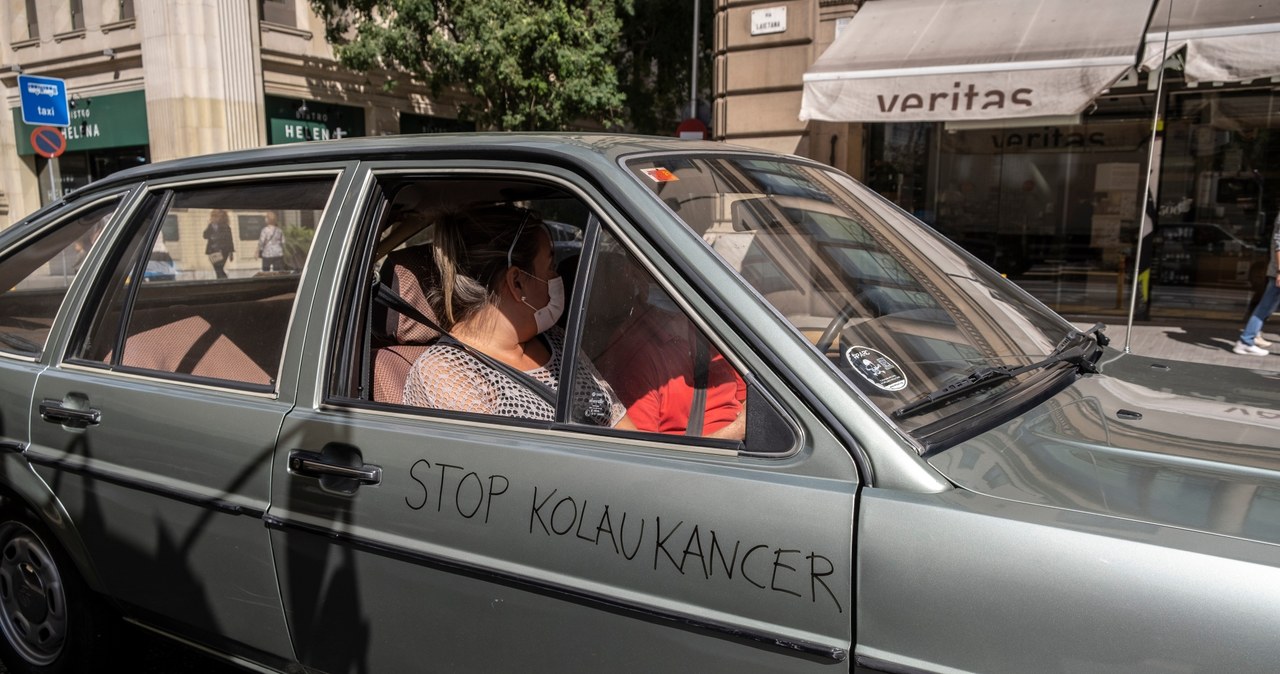 Demonstracja przeciwników wyrzucania samochodów z miast /Getty Images