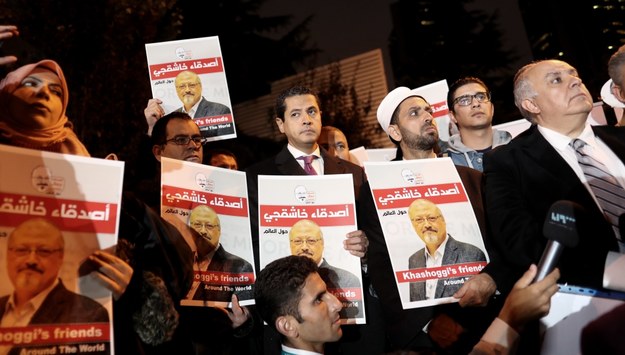 Demonstracja przed konsulatem saudyjskim w Stambule /ERDEM SAHIN /PAP/EPA