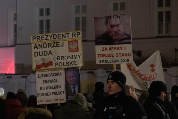 Demonstracja przed Pałacem Prezydenckim /Jakub Rutka /RMF FM