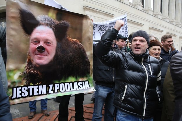 Demonstracja rolników przed ministerstwem rolnictwa /Tomasz Gzell /PAP