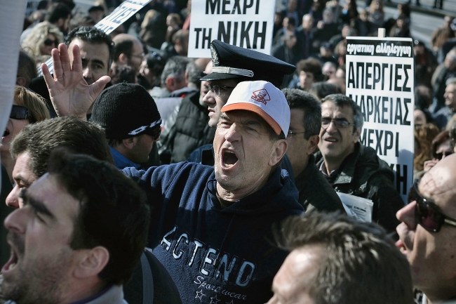 Demonstracja w Atenach /FOTIS PLEGAS /PAP/EPA