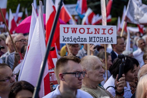 Demonstracja w obronie ks. O. /WOJTEK RADWANSKI/AFP /East News