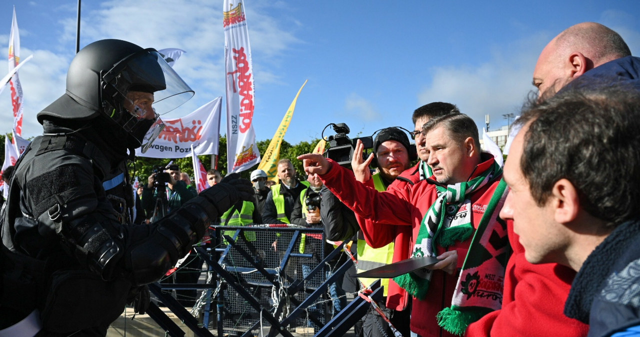 Demonstracja związkowców górniczej "Solidarności" w obronie kopalni węgla brunatnego "Turów" /Marcin Żegliński /East News