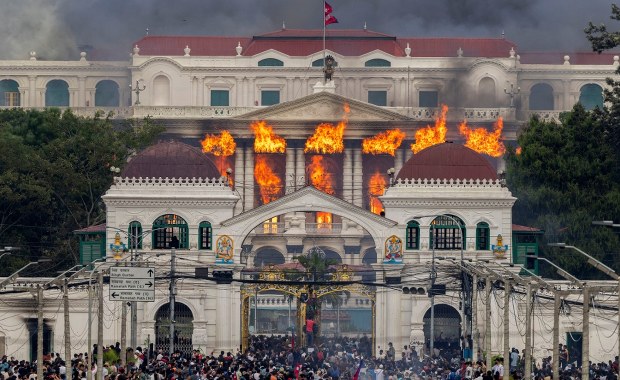 ​Demonstracje pokolenia Z w Nepalu. Parlament płonie, politycy uciekają