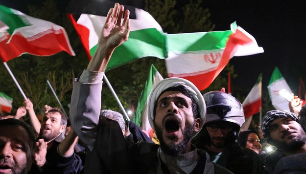 Demonstracje poparcia dla irańskiego ataku na Izrael /ATTA KENARE / AFP /East News