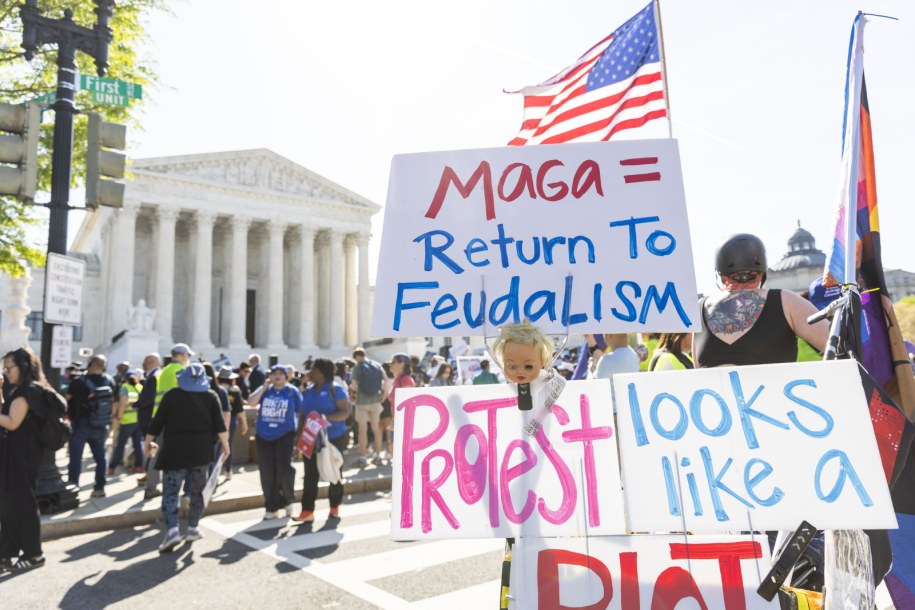 Demonstracje przed Sądem Najwyższym /EPA/JIM LO SCALZO