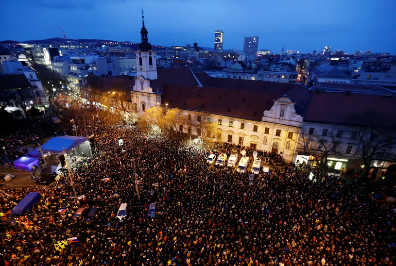 Demonstracje w rocznicę zamordowania Jana Kuciaka i jego narzeczonej /REUTERS/David W. Cerny  /Agencja FORUM