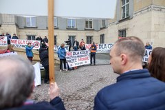 Demonstracji przed Śląskim Urzędem Wojewódzkim w Katowicach ws. 