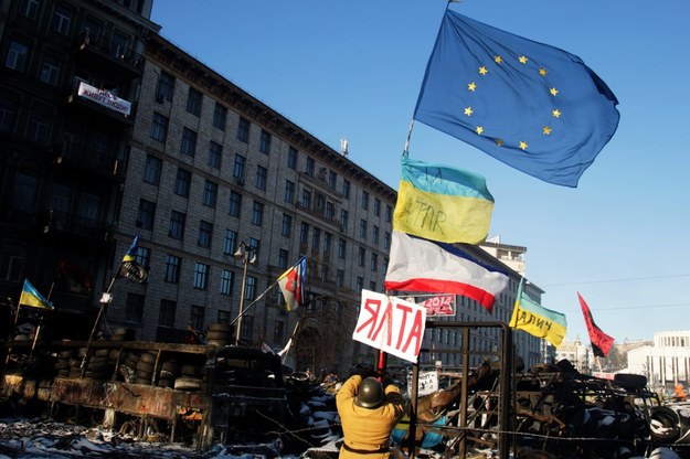 Demonstranci na ukraińskim Majdanie /ZURAB KURTSIKIDZE /PAP/EPA