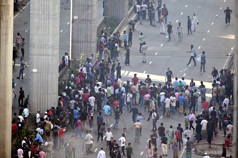 Demonstranci w Bangladeszu spacyfikowani. Nie żyje co najmniej 300 osób
