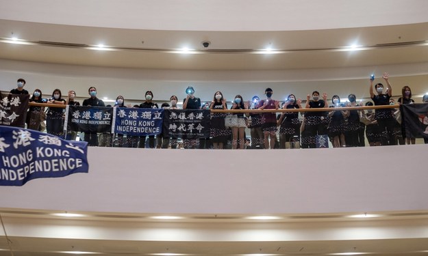 Demonstranci w Hongkongu /JEROME FAVRE /PAP/EPA